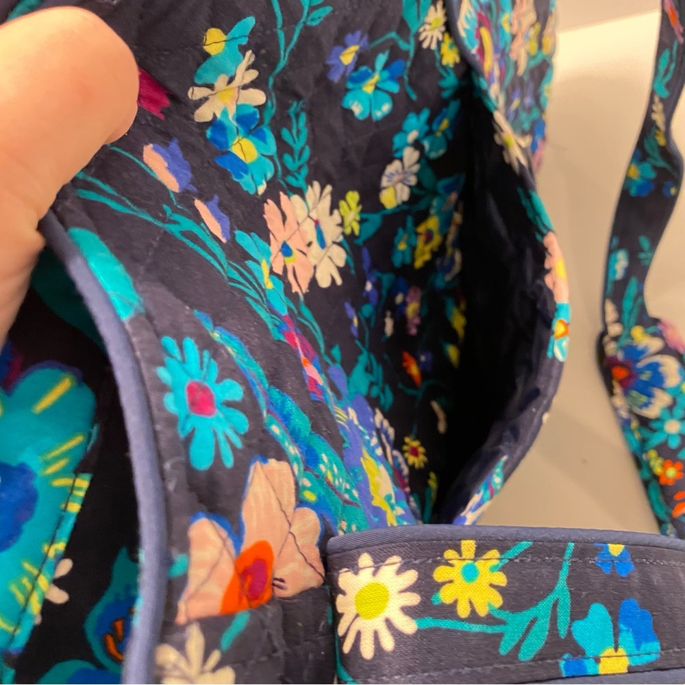 Vera Bradley Very Large Vera Tote. Moonlight Garden. NWOT. GORGEOUS - Picture 8 of 13
